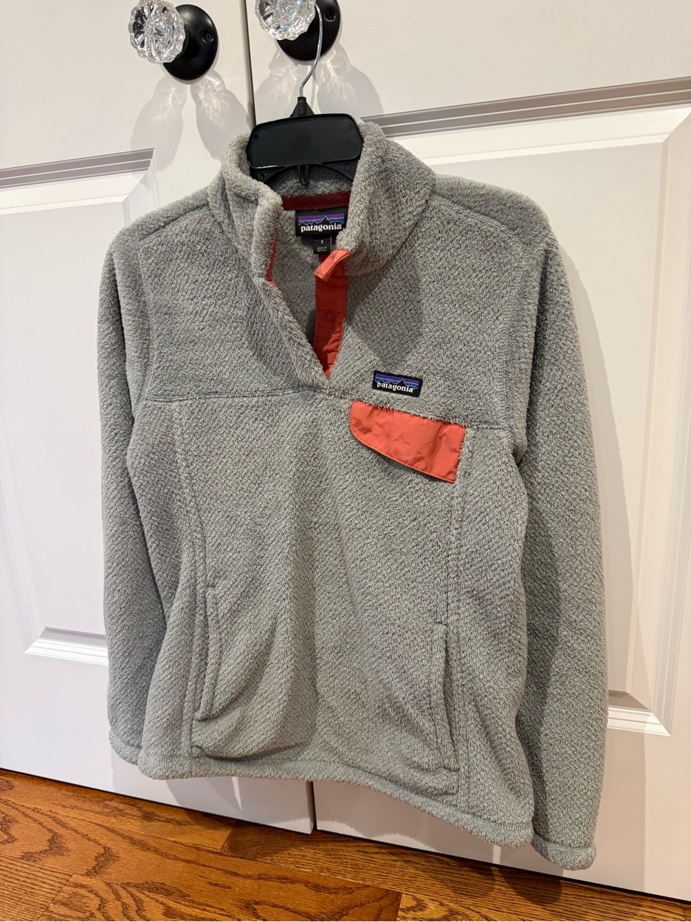 Patagonia Woman’s gray Fleece Pullover with Coral Trim